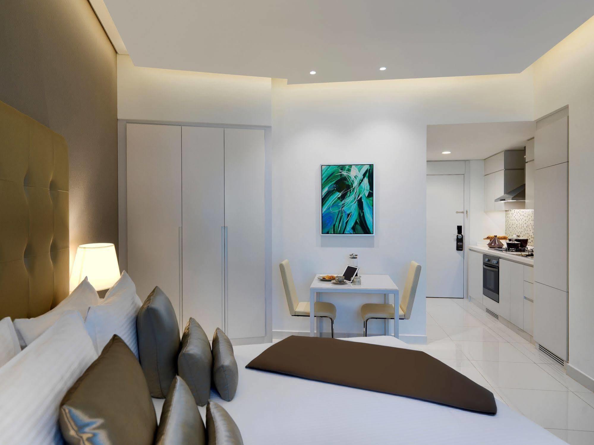 الشقق الفندقية دبيفي  داماك مايسون ذي فوغ المظهر الخارجي الصورة A typical studio apartment